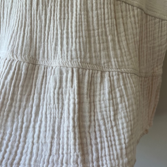 Altard State Sz M Blouse Beige V Neck Gauze Ruffle Bottom Short Sleeve - Picture 3 of 6